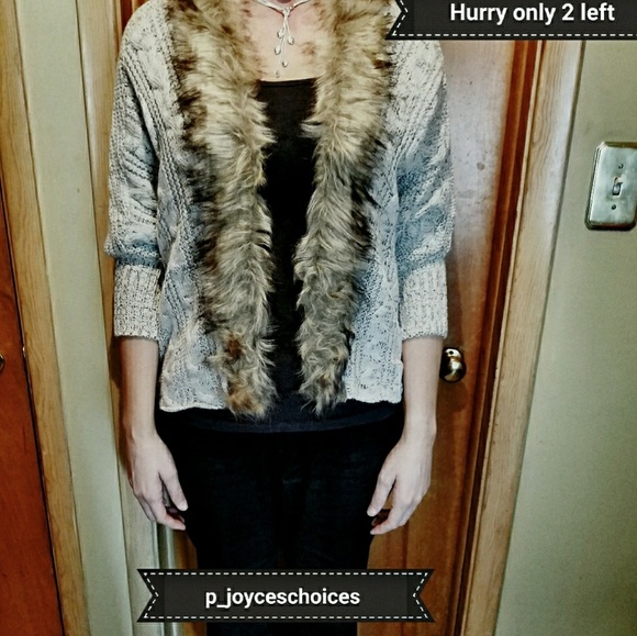 HP🏆🎊🎉Only 1 left~FAUX FUR TRIMMED SWEATERS - Picture 1 of 7